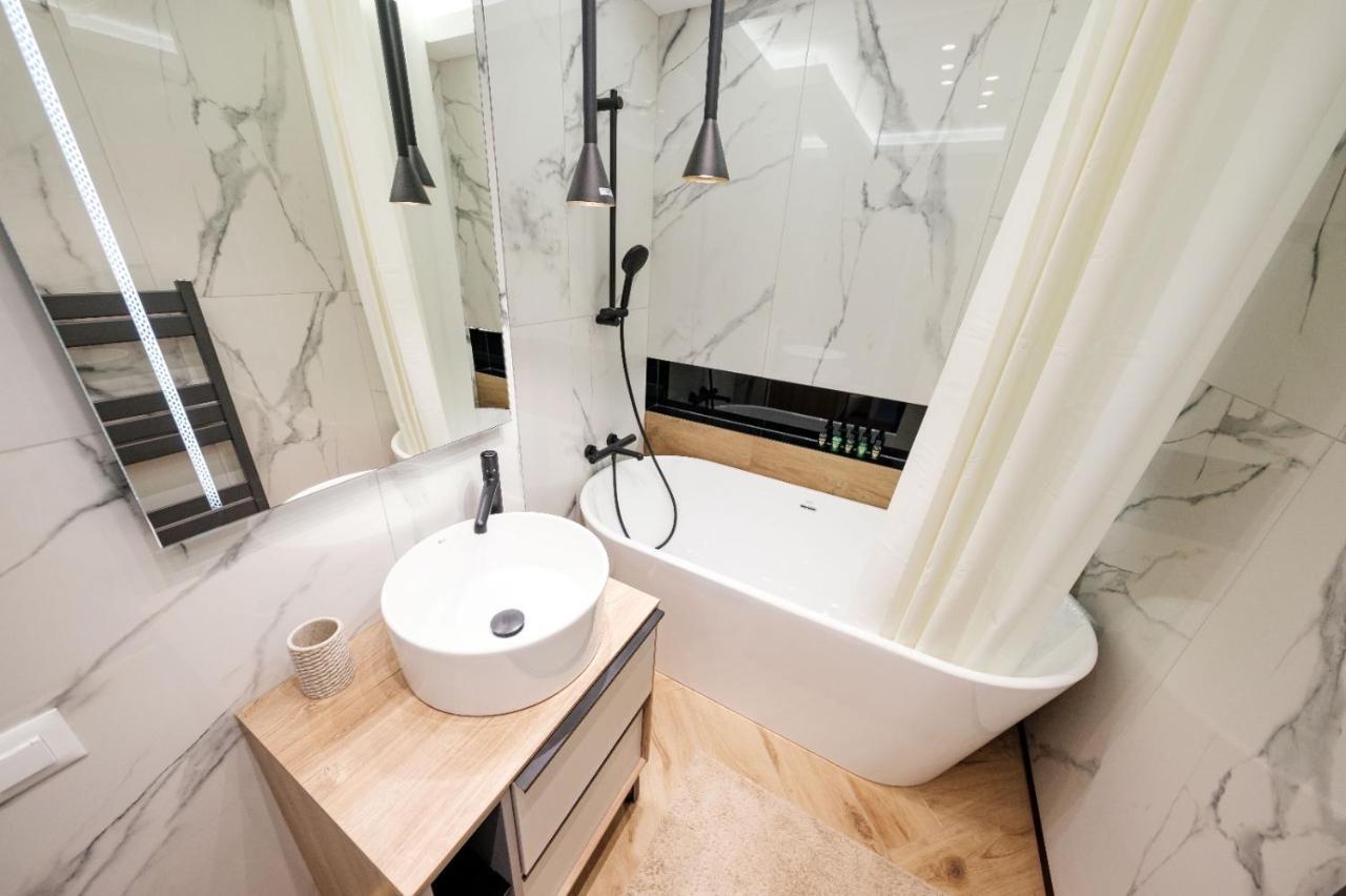 Brand New Luxury Apartment In The Heart Of บราชอฟ ภายนอก รูปภาพ