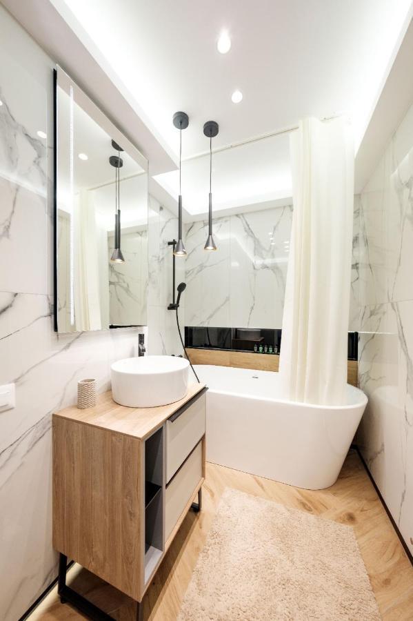 Brand New Luxury Apartment In The Heart Of บราชอฟ ภายนอก รูปภาพ